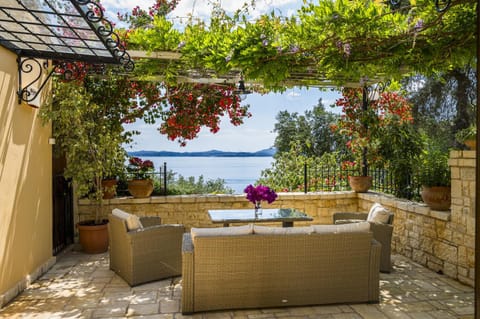 Natural landscape, View (from property/room), Balcony/Terrace, Seating area, Sea view