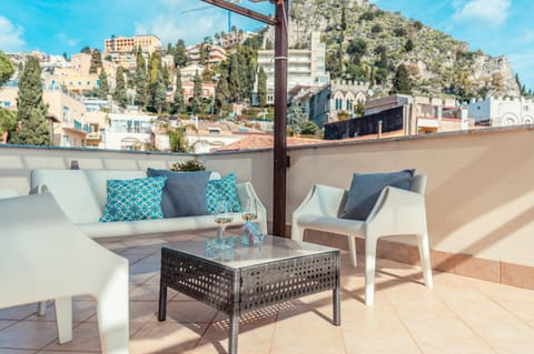 Patio, Balcony/Terrace, City view, Street view