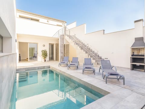 Property building, Pool view, Swimming pool, Swimming pool