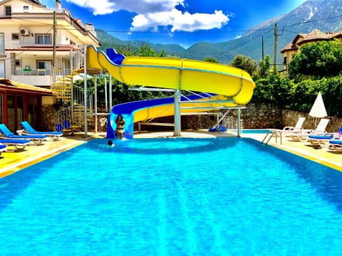 Swimming pool, Swimming pool
