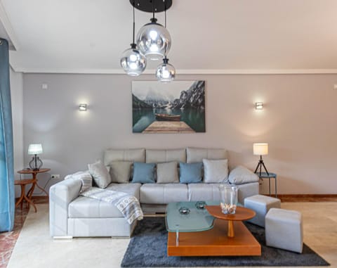 797 Holiday Rentals- Piso con amplia terraza a solo 1 min de la playa Apartment in Benalmadena