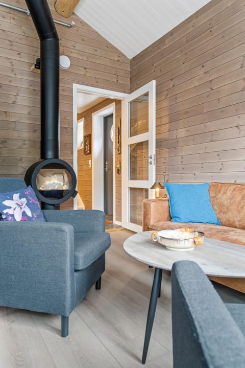 Living room, Seating area, fireplace