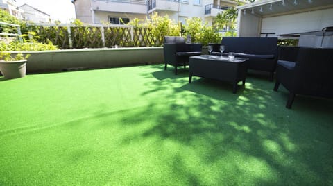 L'île d'Olive, appartement entier 2 à 4 personnes terrasse 25 m2 Besançon, proche CV, Micropolis et CHU Apartment in Besançon