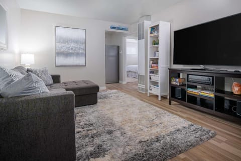 Walnut Bungalow East House in Hillsboro