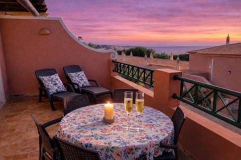 Natural landscape, View (from property/room), Balcony/Terrace, Dining area, Sunset