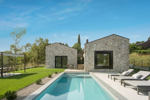 Property building, BBQ facilities, Garden, Balcony/Terrace, Swimming pool, Swimming pool
