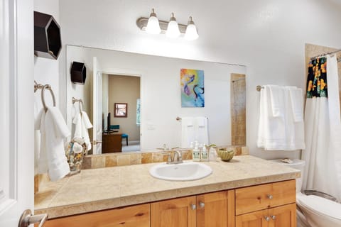 The Mermaid's Den House in Gold Beach