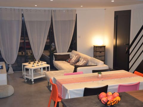 Villa bois à 500m plage avec jardin clos, WIFI et parking - Ile Grande - FR-1-368-215 House in Brittany