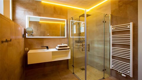 Shower, Bathroom, internet, towels