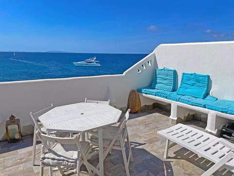 Property building, Spring, Natural landscape, Bird's eye view, Winter, Summer, View (from property/room), Balcony/Terrace, Photo of the whole room, Autumn, On site, City view, Garden view, Landmark view, Landmark view, Sea view, Street view, Breakfast, Lunch, Dinner, Seasons, Sunset, Quiet street view, sunbed