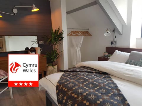 Bed, Logo/Certificate/Sign, Bedroom, Certificate/Award