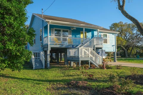 Galloping Seahorse Seabrook Home about 4 Mi to NASA! House in Seabrook