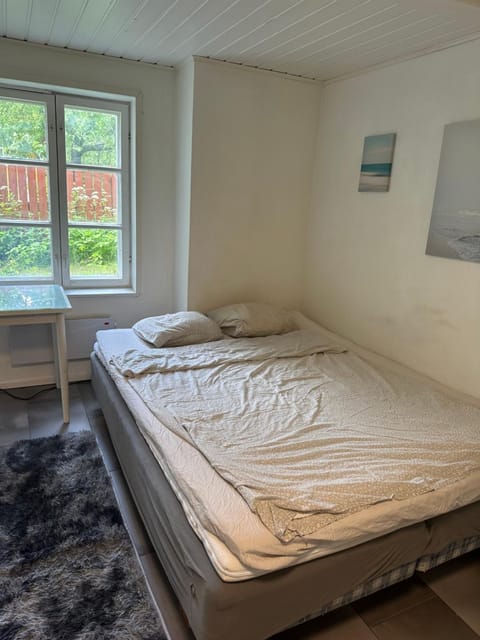 Puutaloyksiö 1 km Turun rautatieasemalta Apartment in Turku