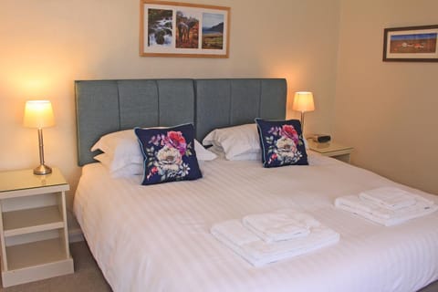 Photo of the whole room, Decorative detail