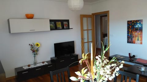 Communal lounge/ TV room, Dining area