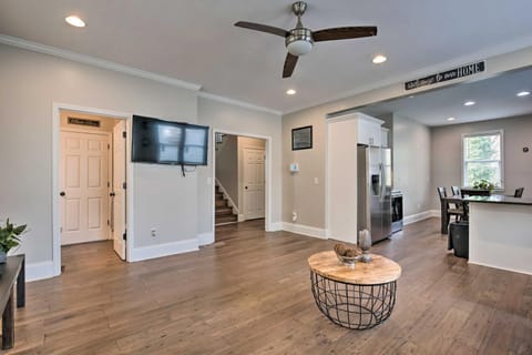 Chic Atlanta Home Less Than 4 Mi to Mercedes-Benz Stadium! House in Atlanta