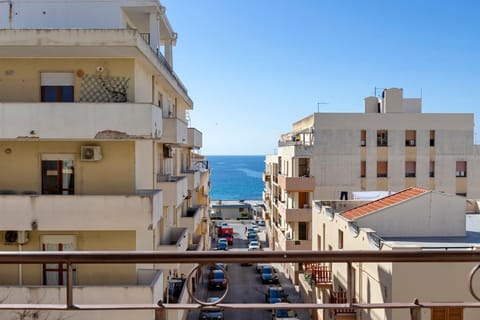 City view, Sea view, Street view
