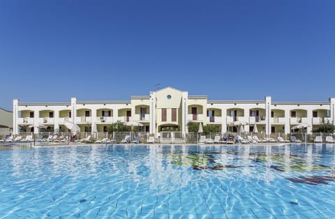 Property building, Facade/entrance, Swimming pool