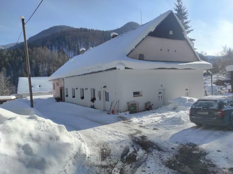 Property building, Winter, Parking