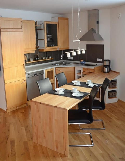 Kitchen or kitchenette, Dining area, dishwasher, pet friendly, stove