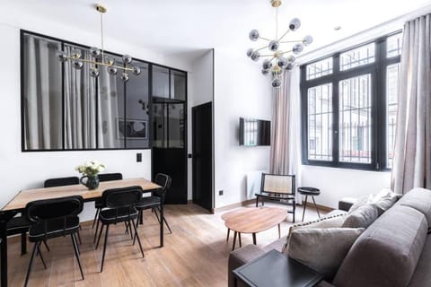Living room, Dining area