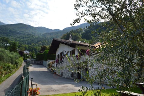 Facade/entrance, Balcony/Terrace