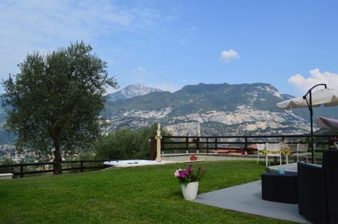 Property building, Garden, Hot Tub, Solarium, Mountain view