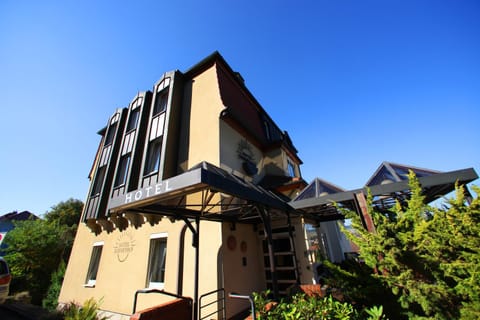 Facade/entrance, Day, Summer, On site