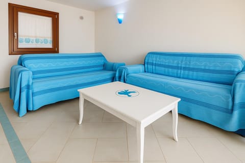 Wind Rose -Group Beach House near the Sea House in Pittulongu