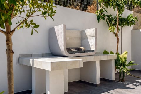 Patio, BBQ facilities