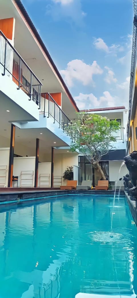 Property building, Swimming pool