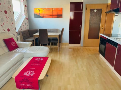 Kitchen or kitchenette, Living room, Seating area, Dining area