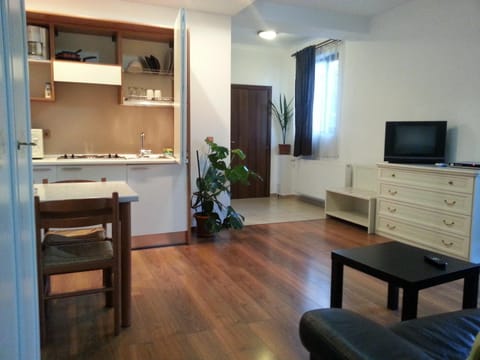 Kitchen or kitchenette, Living room