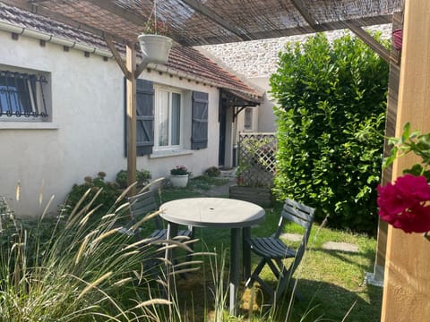 L'Oseraie Apartment in Île-de-France