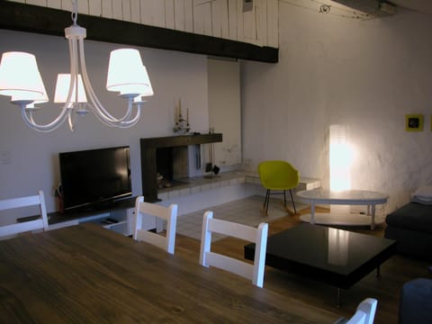 Living room, Dining area