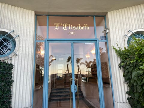 PALAIS ELISABETH PROMENADE DES ANGLAIS Apartment in Nice