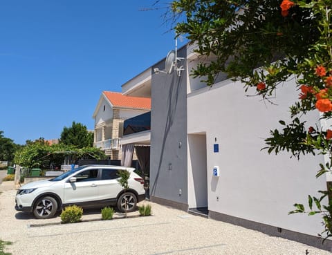 Property building, Day, Parking