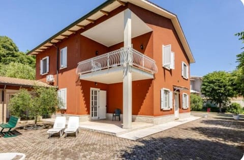 Pace, Luminosità e Comodità a due passi dal Garda Villa in Province of Brescia