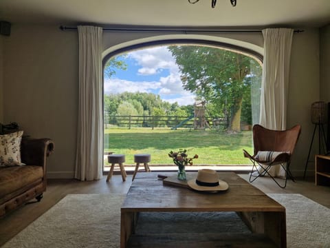 Muntershof House in Zottegem