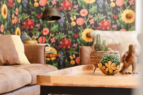 Decorative detail, Seating area