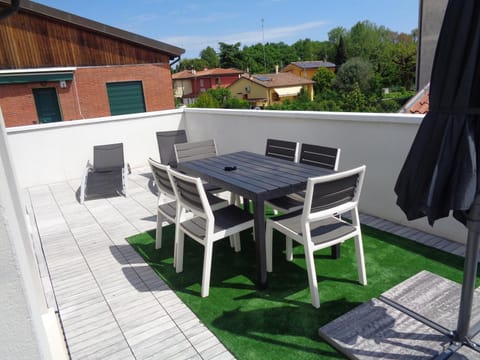 Patio, Balcony/Terrace, Dining area, sunbed