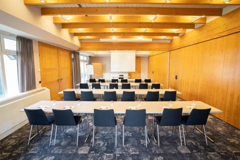 Meeting/conference room