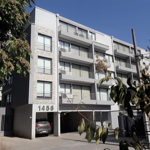 Property building, Facade/entrance, Day