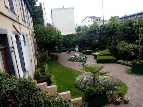 Propriété Charbaymond Bed and Breakfast in Clermont-Ferrand