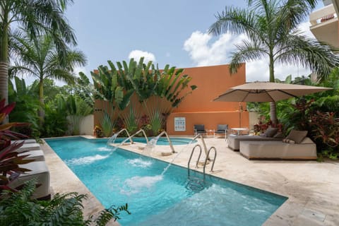 Swimming pool