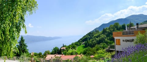 Facade/entrance, Lake view
