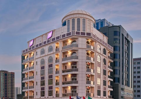 Property building, View (from property/room), City view, Street view, Location