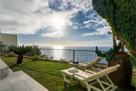 Spring, Day, Natural landscape, Garden, View (from property/room), Balcony/Terrace, Other, Seating area, Garden view, Pool view, Sea view, sunbed