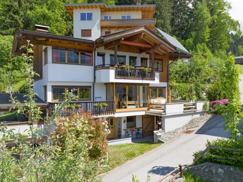 Spring, Day, Balcony/Terrace, Hiking, Garden view, Street view