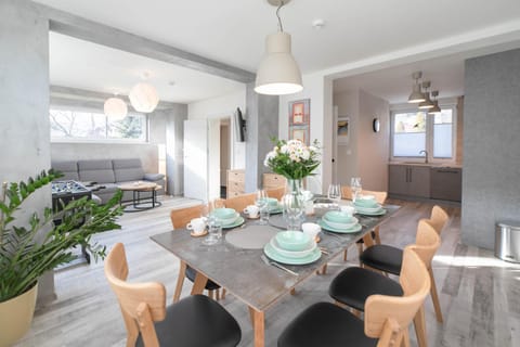 TV and multimedia, Living room, Dining area